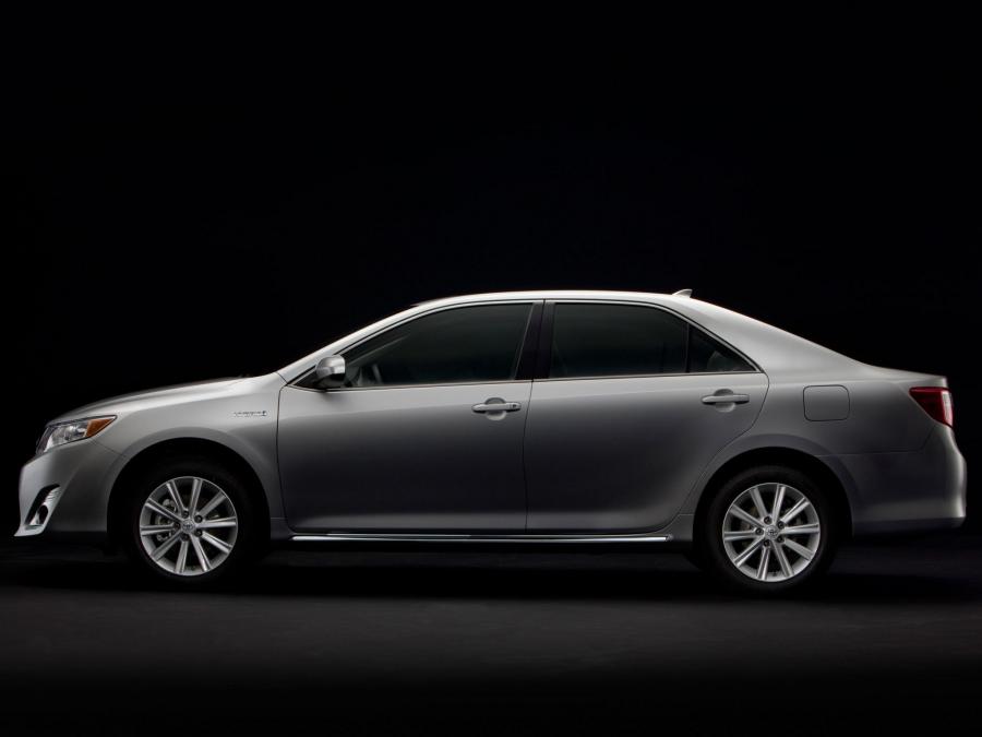  Toyota Camry Hybrid 2011 года  (US) (фото 16 из 24)